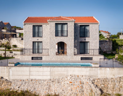 Meadow & Old Lady House