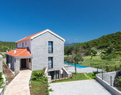 Meadow & Old Lady House