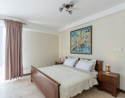 Meadow & Old Lady House