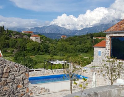 Meadow & Old Lady House